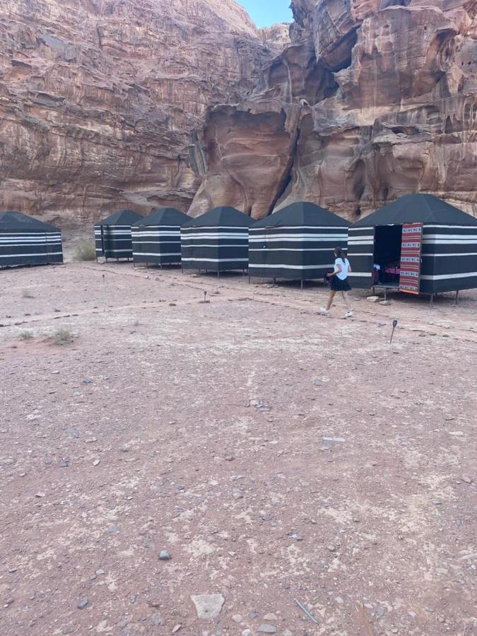 Moon City With Jeep Trips وادي رم المظهر الخارجي الصورة